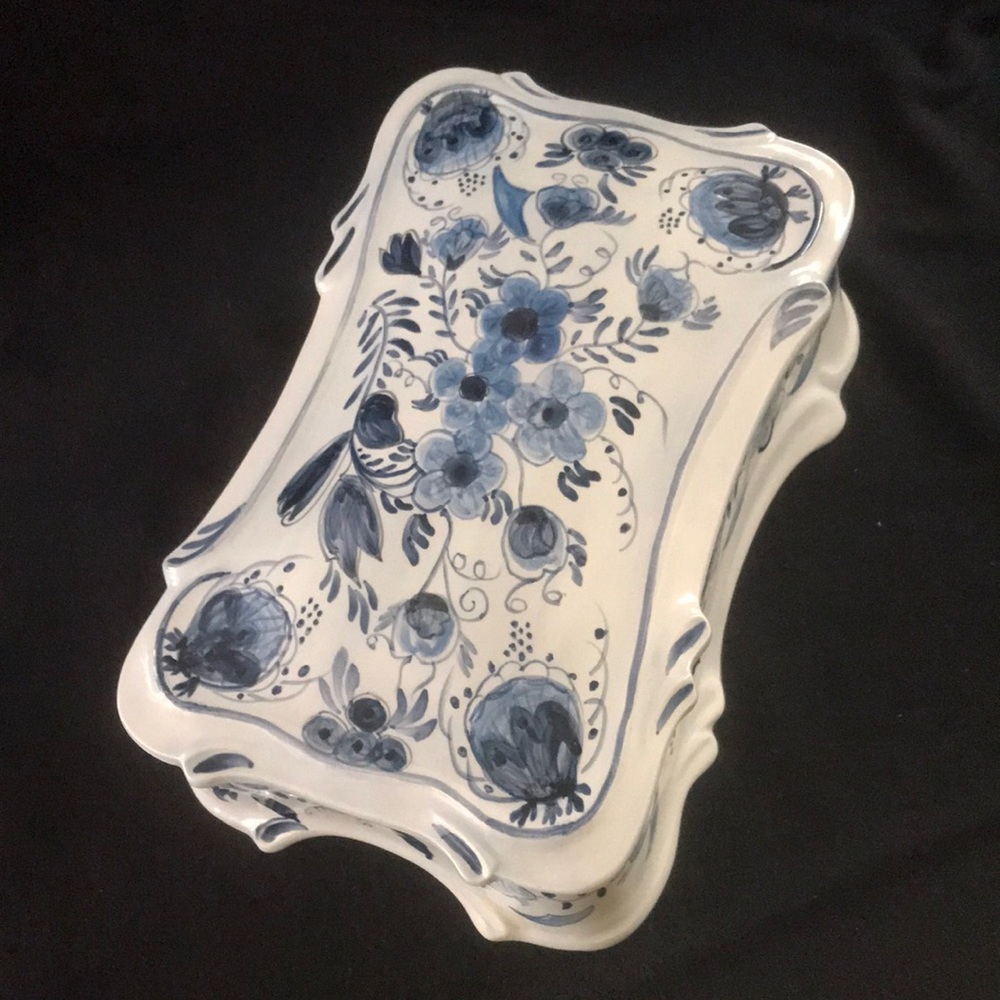 Handpainted Signed & Dated Mountainside 8" Covered Ceramic Trinket Dish